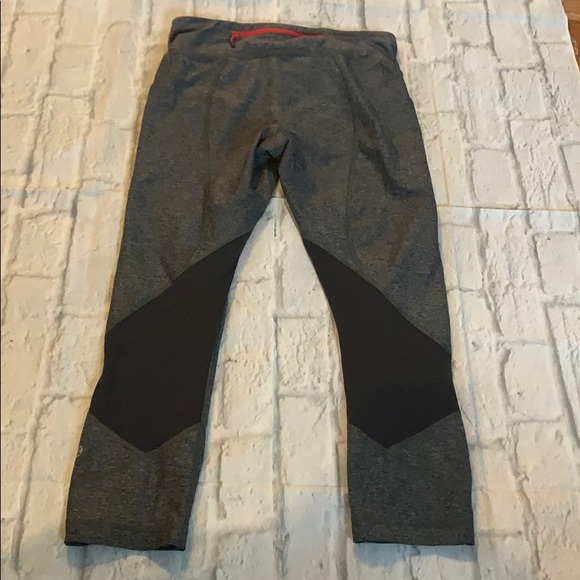Lululemon cropped leggings sz 6 - Picture 4 of 9